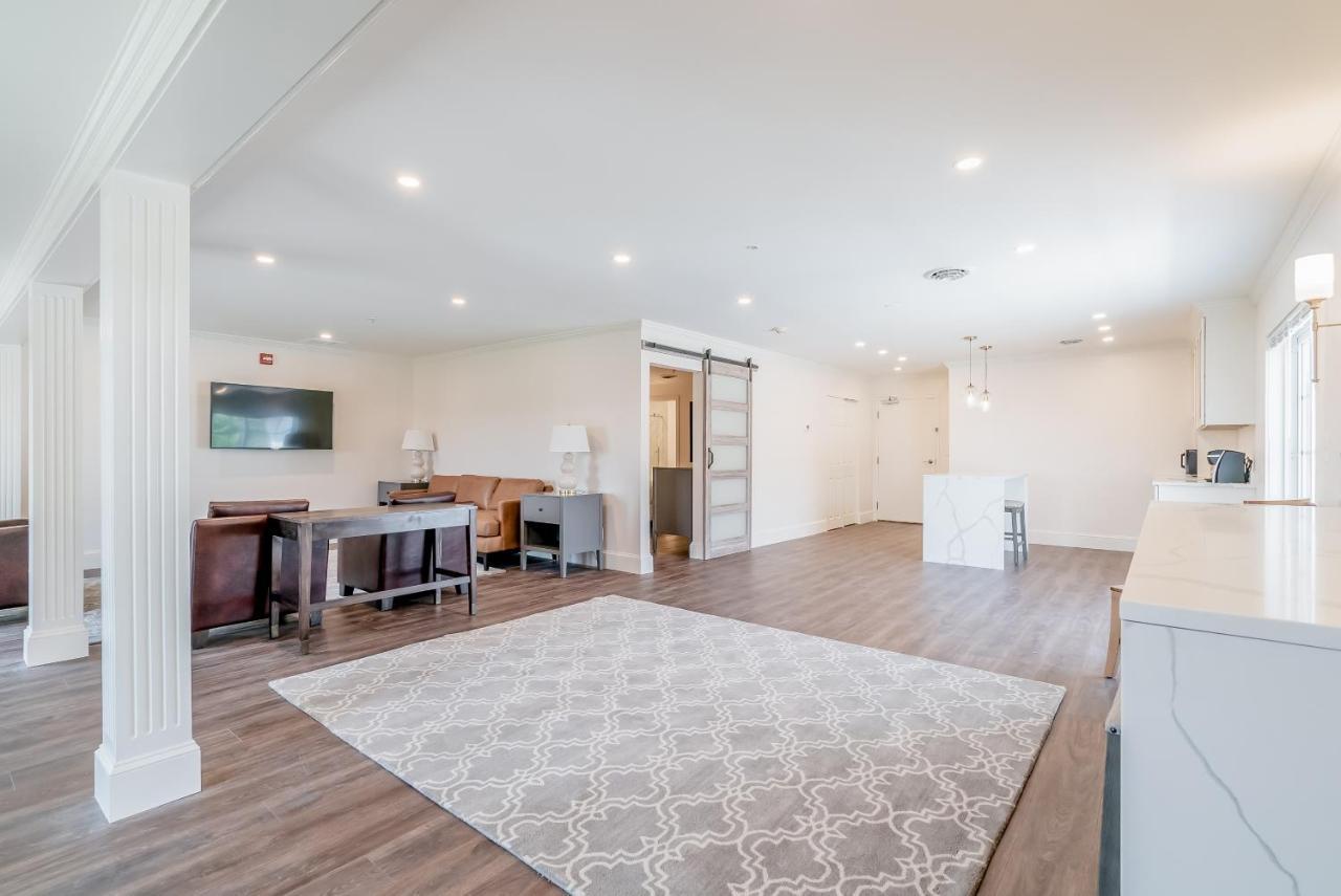 Chateau Renault Egg Harbor City 외부 사진