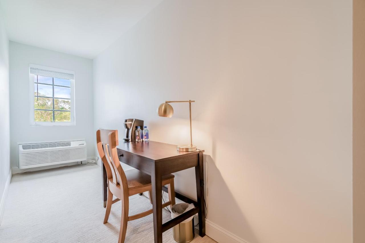 Chateau Renault Egg Harbor City 외부 사진