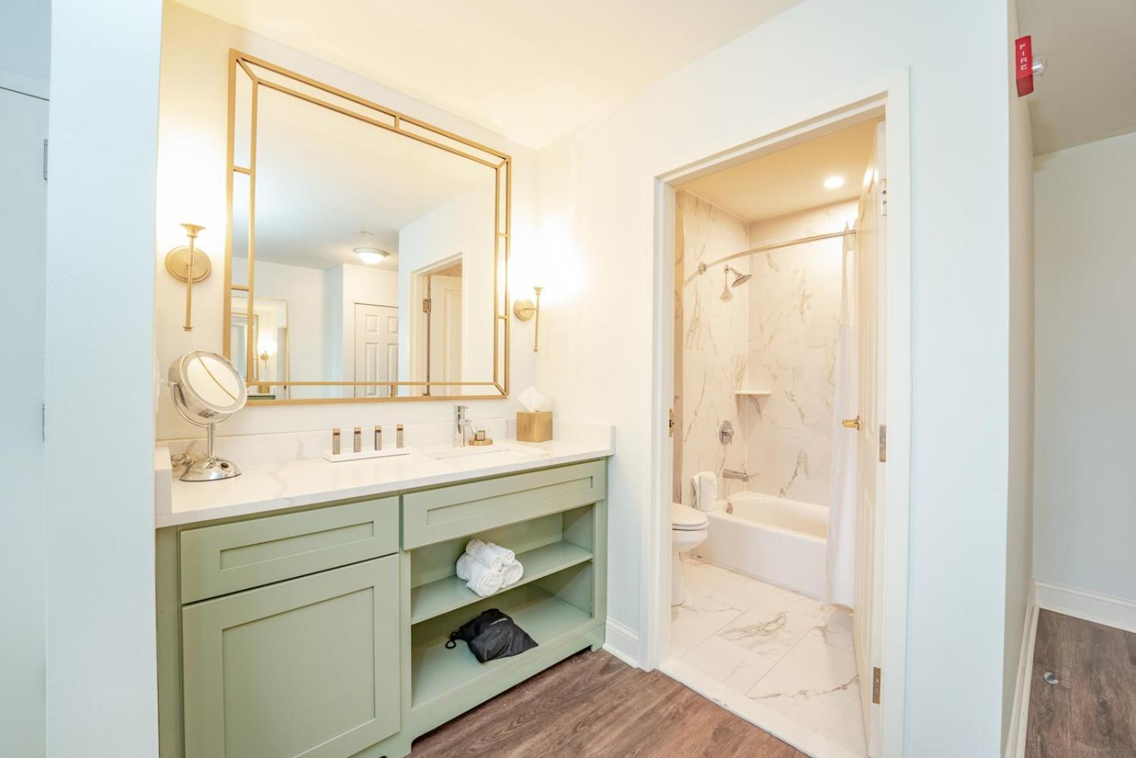Chateau Renault Egg Harbor City 외부 사진